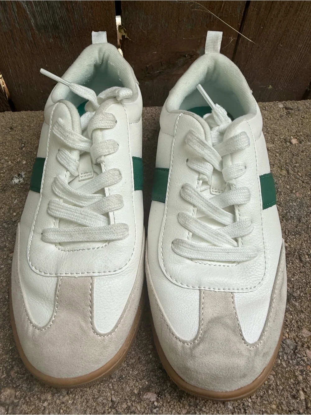 Old Navy Kids White Green Stripe Sneakers Size 4